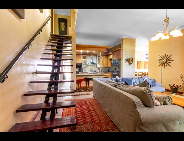 4 BEDROOM HOUSE FOR SALE IN NORTH RIDING AH